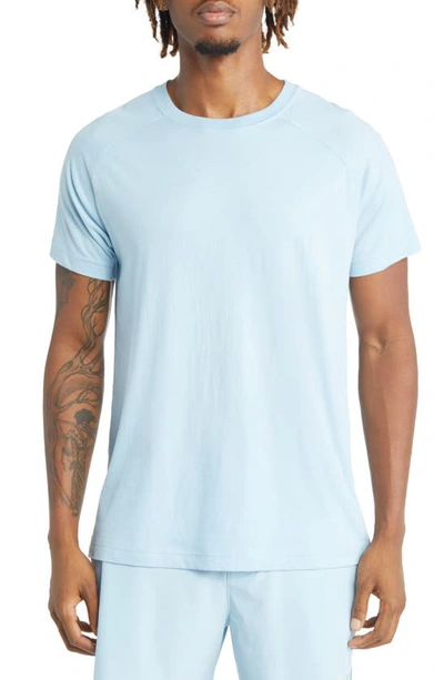 Alo Yoga The Triumph Crewneck T-shirt In Calm Blue