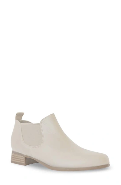 Munro Bedford Leather Bootie In Cream Tumbled Calf Leather