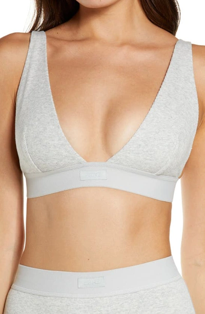 Skims Plunge Brand-embroidered Stretch-cotton Bra In Light Heather Grey