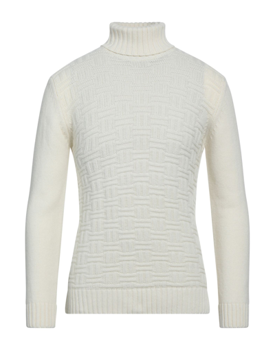 Qb24 Turtlenecks In White