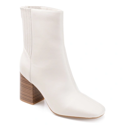 JOURNEE COLLECTION COLLECTION WOMEN'S TRU COMFORT FOAM MAIZE BOOTIE