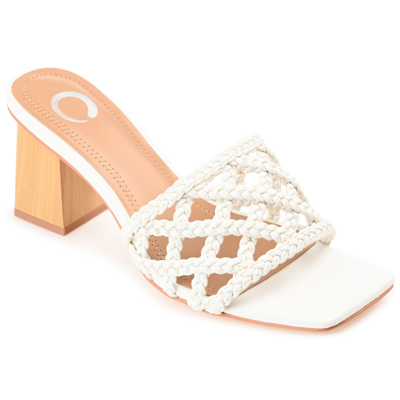 Journee Collection Collection Women's Tru Comfort Foam Evvie Pump In White