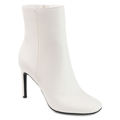 Journee Collection Collection Women's Tru Comfort Foam Silvy Bootie In White