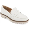 Journee Collection Kenly Flat In White