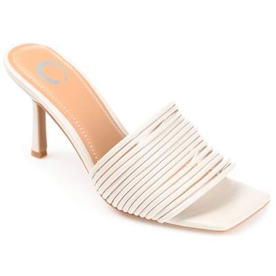 Journee Collection Collection Women's Tru Comfort Foam Calliope Pump In Off White