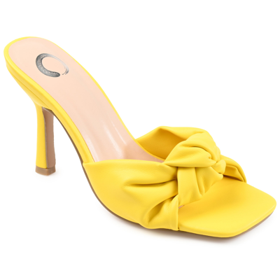 Journee Collection Diorra Pump In Yellow