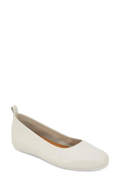 Andre Assous Nalah Ballet Flat In White