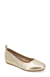 Andre Assous Nalah Ballet Flat In Platino