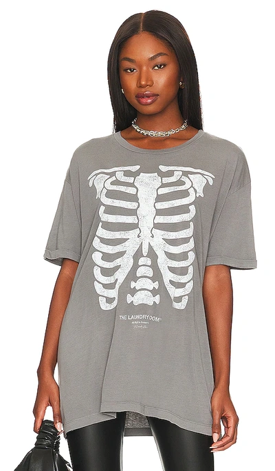 The Laundry Room Spooky Oversized Tee In Gravity Grey