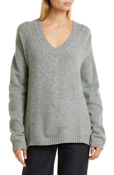 Jumper 1234 Exposed Seam V-neck Cashmere Sweater In Mid Grey