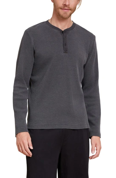 Barefoot Dreams Pigment Waffle Long Sleeve Henley In Carbon