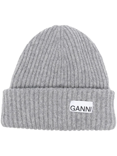 Ganni Logo-patch Rib-knit Beanie In Grau