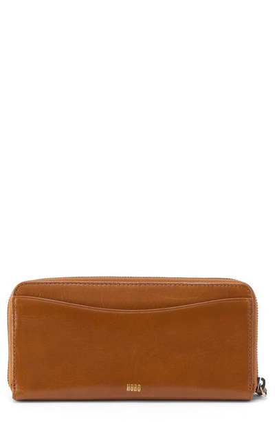 Hobo Max Large Leather Continental Wallet In Truffle