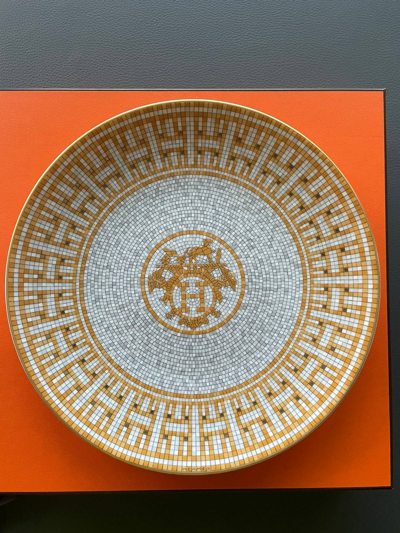 Pre-owned Hermes Iconic Classic Super Limited H Logo Mosaique Plate In Gold