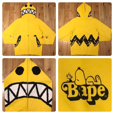 A BATHING APE × PEANUTS SHARK SNOOPY S Pre-owned Bape × Peanuts Snoopy Shark Full Zip Hoodie In Yellow