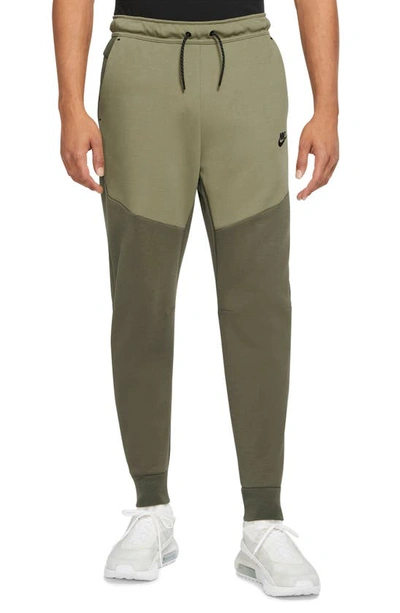 Nike Tech Fleece Jogger Sweatpants In Medium Olive/ Alligator/ Black