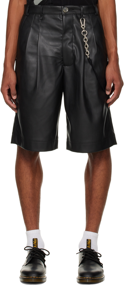 Song For The Mute Chain Detail Faux Leather Single Pleated Shorts In Black