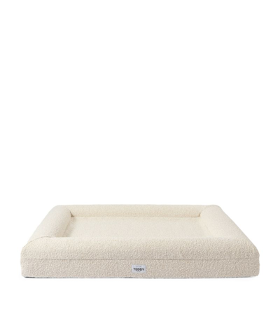 Teddy London Large Bouclé Dog Bed In White