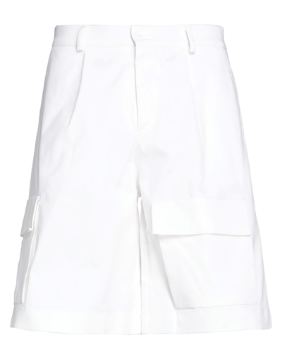 Family First Milano Man Shorts & Bermuda Shorts White Size 30 Cotton, Elastane