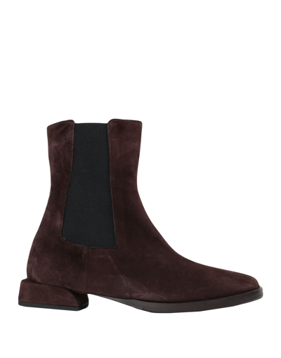 L'arianna Ankle Boots In Brown