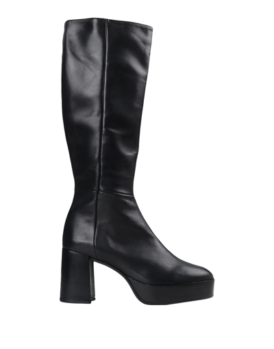 L'arianna Knee Boots In Black