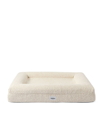 Teddy London Medium Bouclé Dog Bed In White