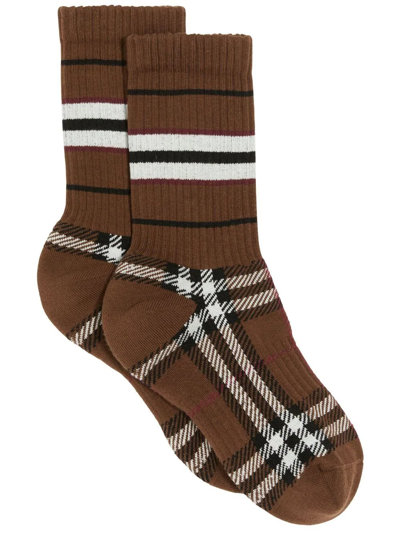 Burberry Vintage Check Ankle Socks In Brown