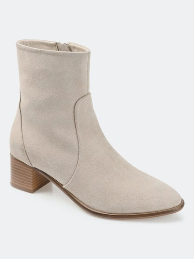 Journee Signature Women's Airly Booties In Sand