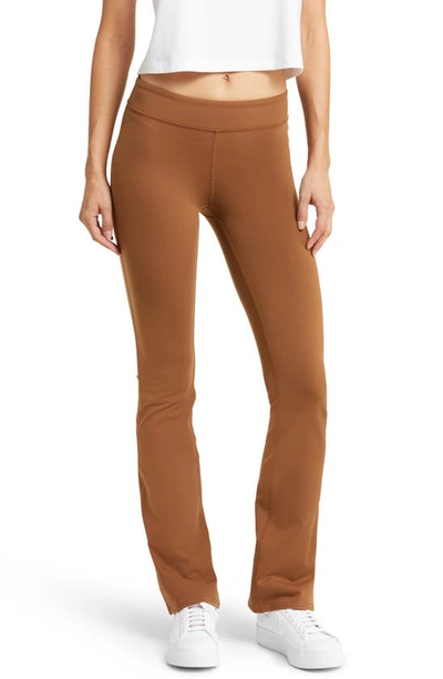 Alo Yoga Airbrush Low Rise Bootcut Leggings In Cinnamon Brown