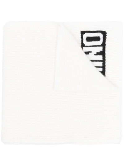 Moschino Intarsia-logo Knit Scarf In Weiss