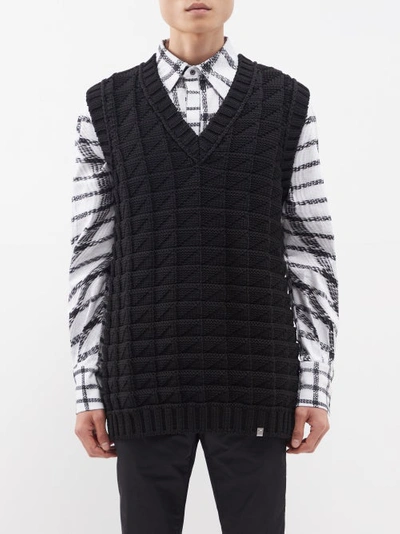 Alyx V-neck Knit Sweater Vest In Schwarz