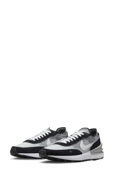 Nike Men's Waffle One Se Shoes In Grey