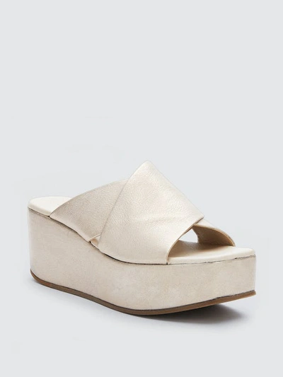 Matisse Holden Leather Wedge In Gold
