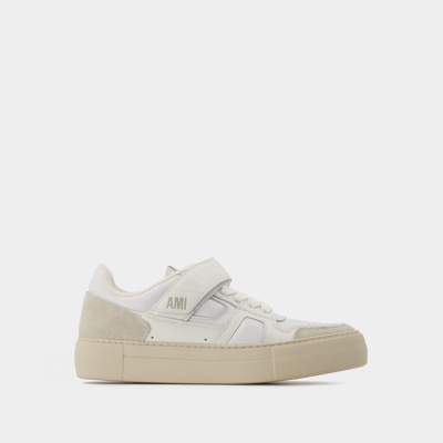 Ami Alexandre Mattiussi Low-top Adc Sneakers In Multicolor