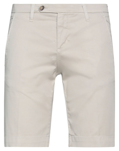 Entre Amis Shorts & Bermuda Shorts In Light Grey