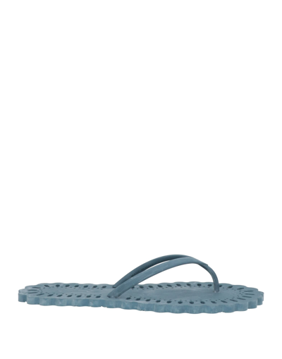 Carlotha Ray Toe Strap Sandals In Grey