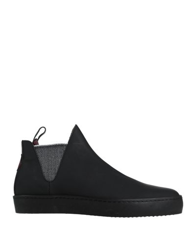 Levius Ankle Boots In Black
