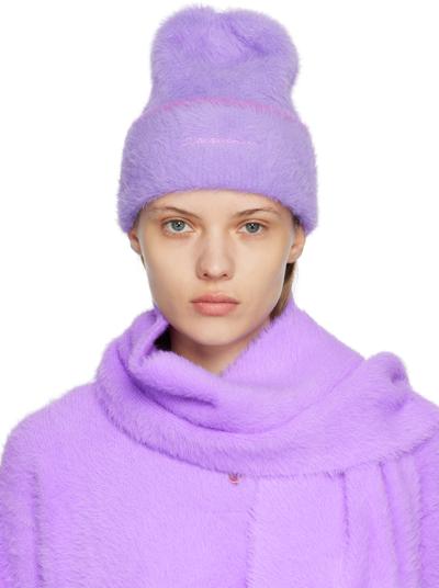 Jacquemus Le Bonnet Brand-embroidered Stretch-woven Beanie In Purple
