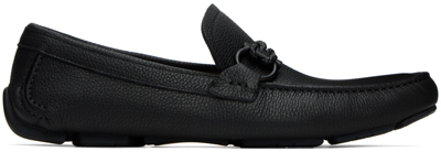 Ferragamo Black Pebbled Loafers In Nero || Light Grey |