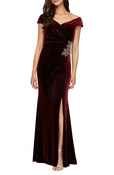 Alex Evenings Womens Velvet Off-the-shoulder Evening Dress In Wine