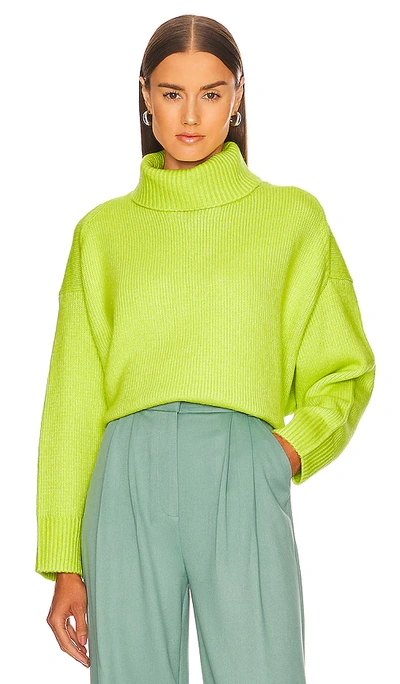 525 Relaxed Turtleneck Sweater In Peridot