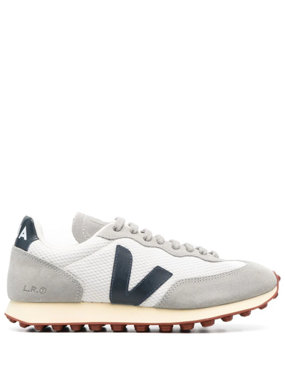 Veja Rio Branco Alveomesh Gravel Nautico Trainers In Gray