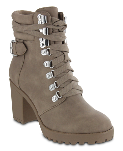 Mia Women's Annamaria Block Heel Lug Sole Biker Boots In Sahara
