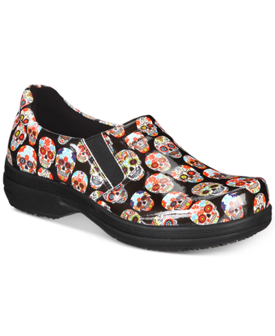 Easy Street Easy Works By  Bind Slip-on Clogs Women's Shoes In Skull Patent
