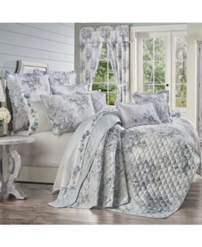 Royal Court Estelle Quilt Bedding In Blue