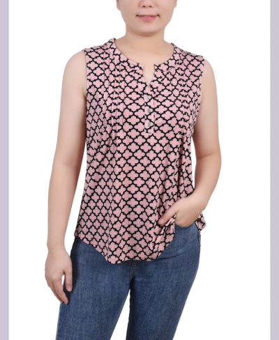Ny Collection Petite Sleeveless Knit Y-neck Top In Lilas Quatrefoil