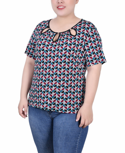 Ny Collection Plus Size Short Sleeve With Ring Details Top In Black Teal White Geo