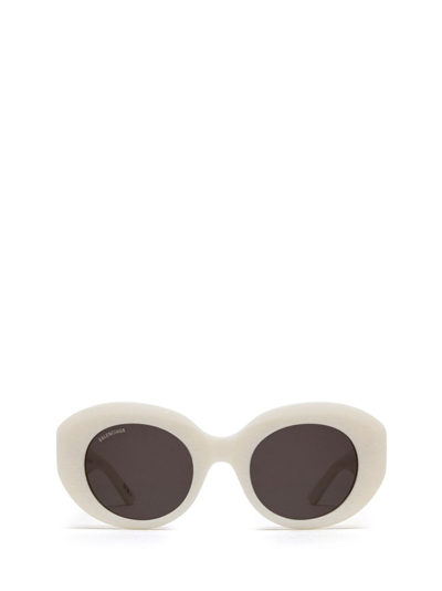 Balenciaga Eyewear Oval Frame Sunglasses In White