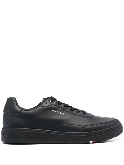 Tommy Hilfiger Modern Logo-print Sneakers In 黑色