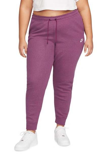 Nike Women's  Sportswear Essential Fleece Pants (plus Size) In Red
